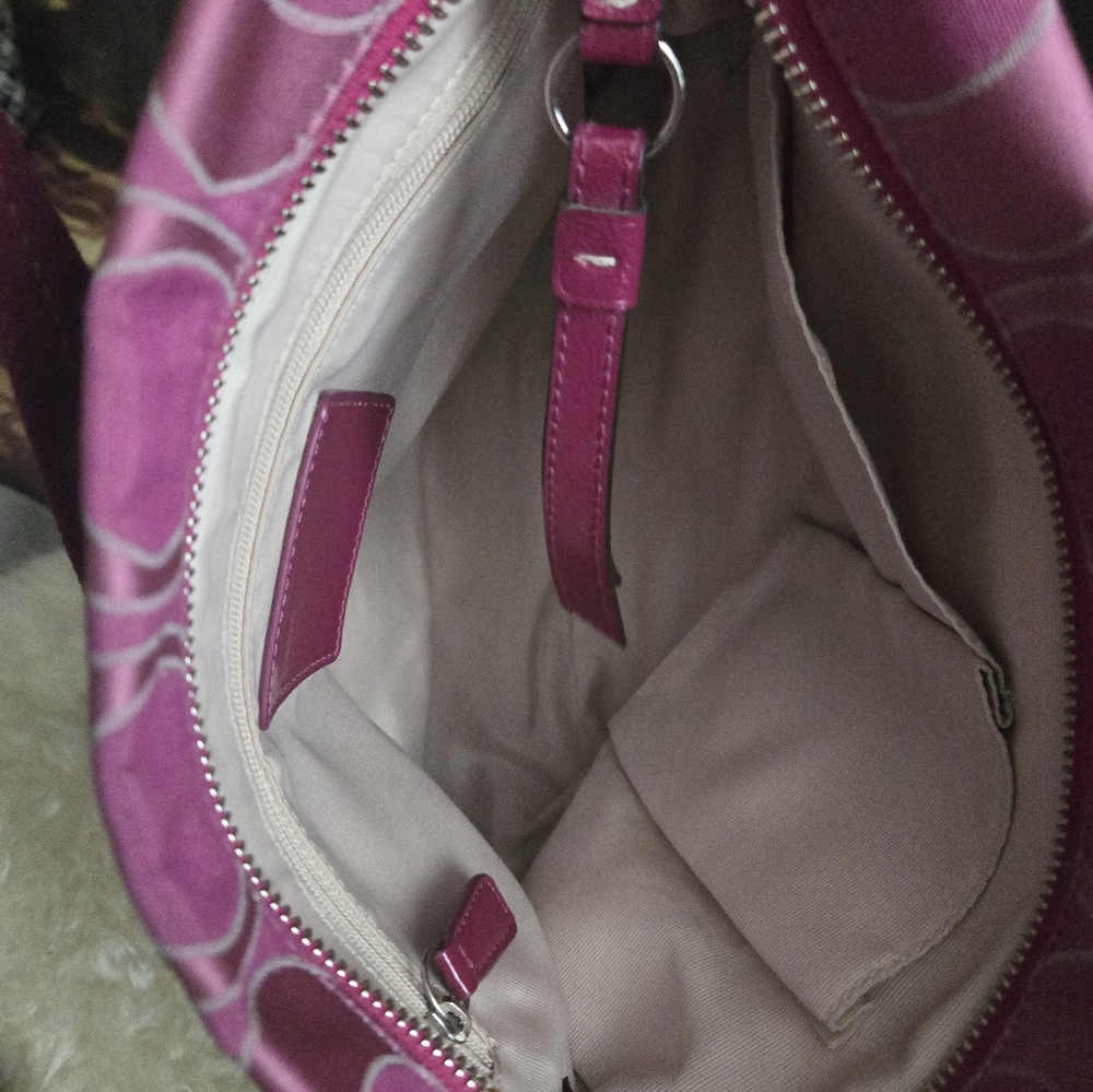 Coach Pink Crossbody/Shoulder Bag - Picture 8 of 9